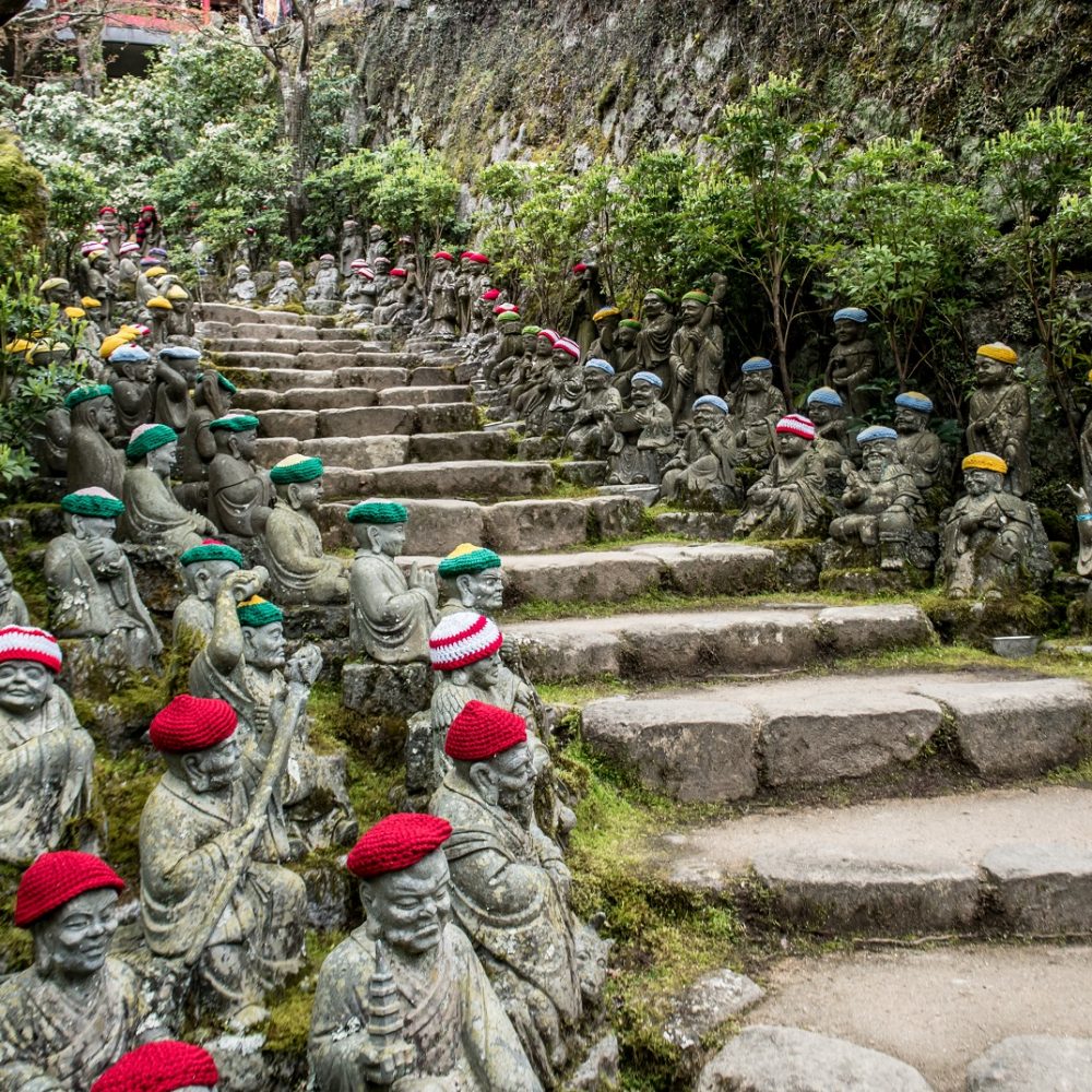 Rakan Statues